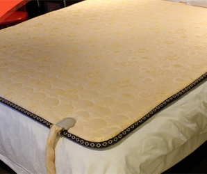 電熱毯：使用環(huán)保水性膠水，安全無毒，導(dǎo)電效果好