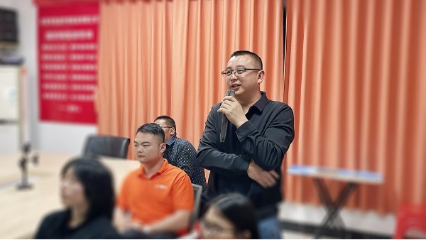 書(shū)香浸心靈，閱讀拓視野——智成第311期讀書(shū)會(huì)