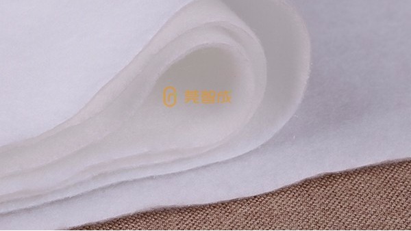 針刺無紡布工廠產品的優勢在哪里呢？