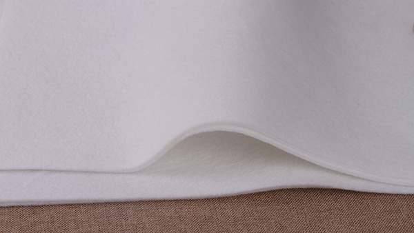 一次性口罩，使用針刺棉無紡布為材料